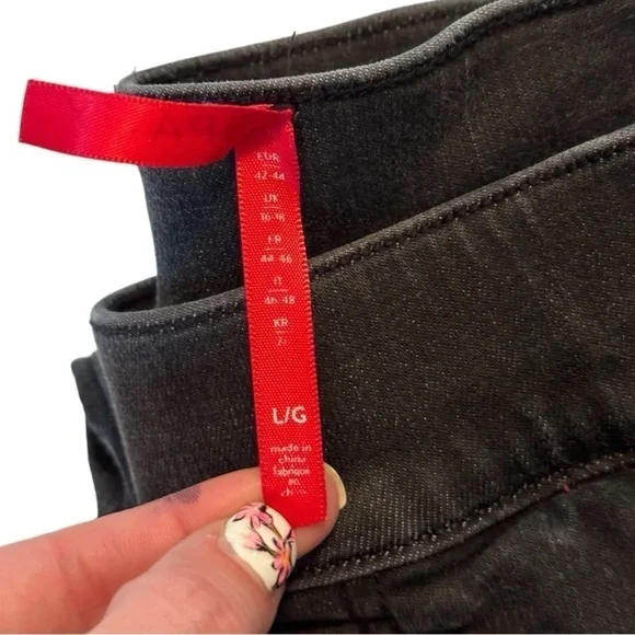 Spanx Distressed Jeggings, Black, Size Large - Picture 4 of 11